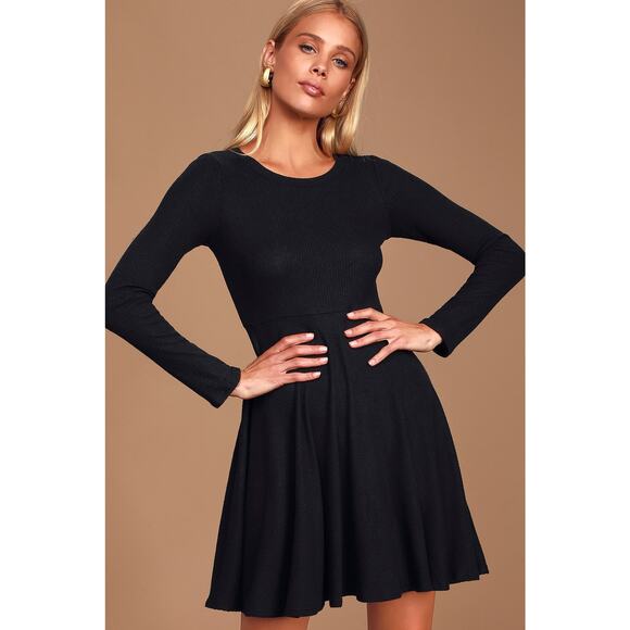 Lulu's Fit and Fair Black Ribbed Knit Long Sleeve Skater Dress M NWT - Picture 1 of 6